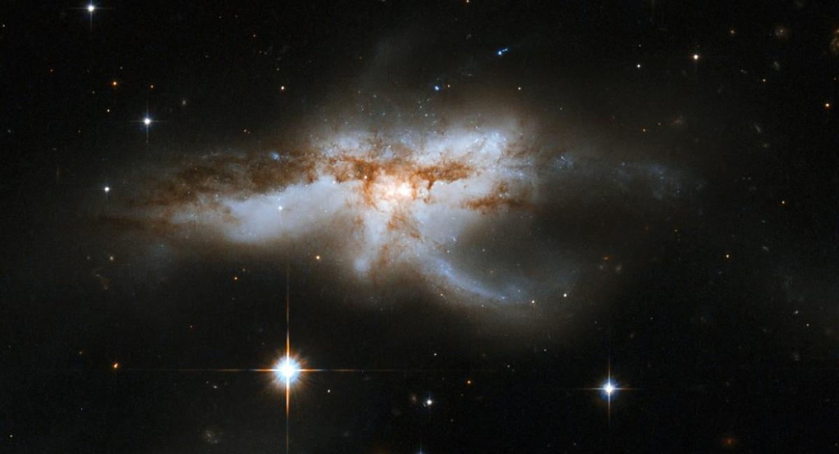 Merging galaxy NGC 6240